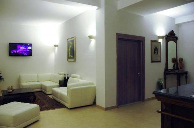 Agri Hotel Conte Salentino سانت إيزيدورو المظهر الخارجي الصورة