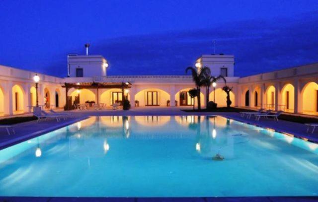 Agri Hotel Conte Salentino سانت إيزيدورو المظهر الخارجي الصورة