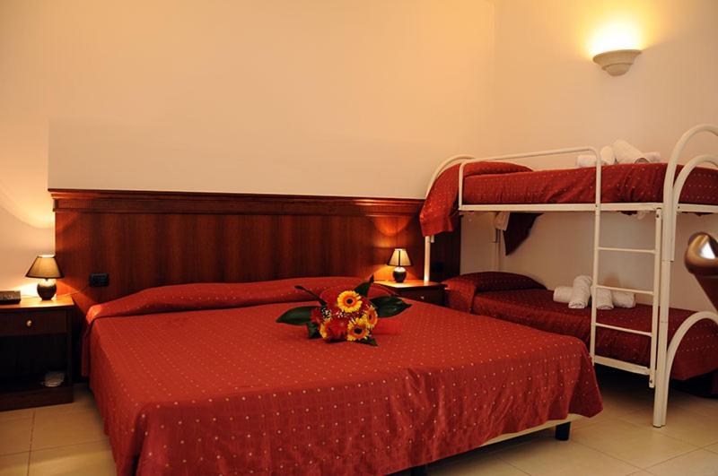 Agri Hotel Conte Salentino سانت إيزيدورو المظهر الخارجي الصورة