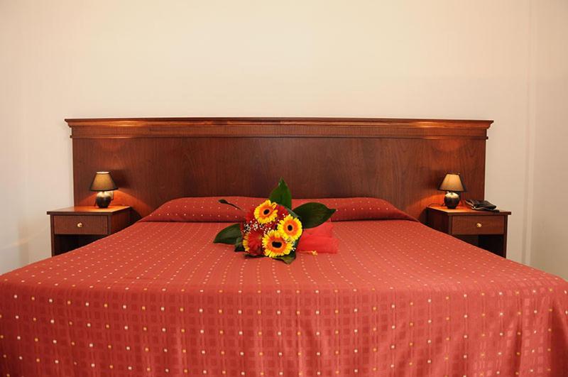 Agri Hotel Conte Salentino سانت إيزيدورو المظهر الخارجي الصورة