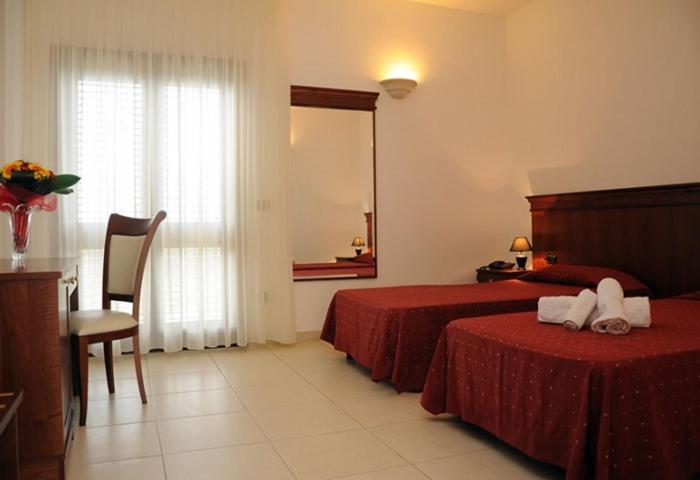 Agri Hotel Conte Salentino سانت إيزيدورو المظهر الخارجي الصورة
