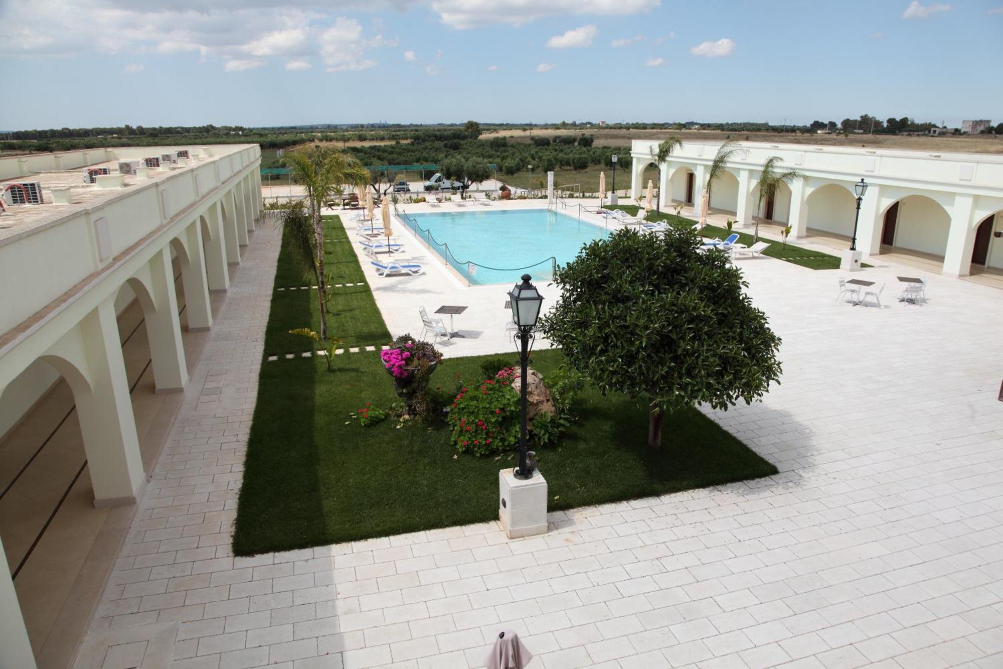 Agri Hotel Conte Salentino سانت إيزيدورو المظهر الخارجي الصورة