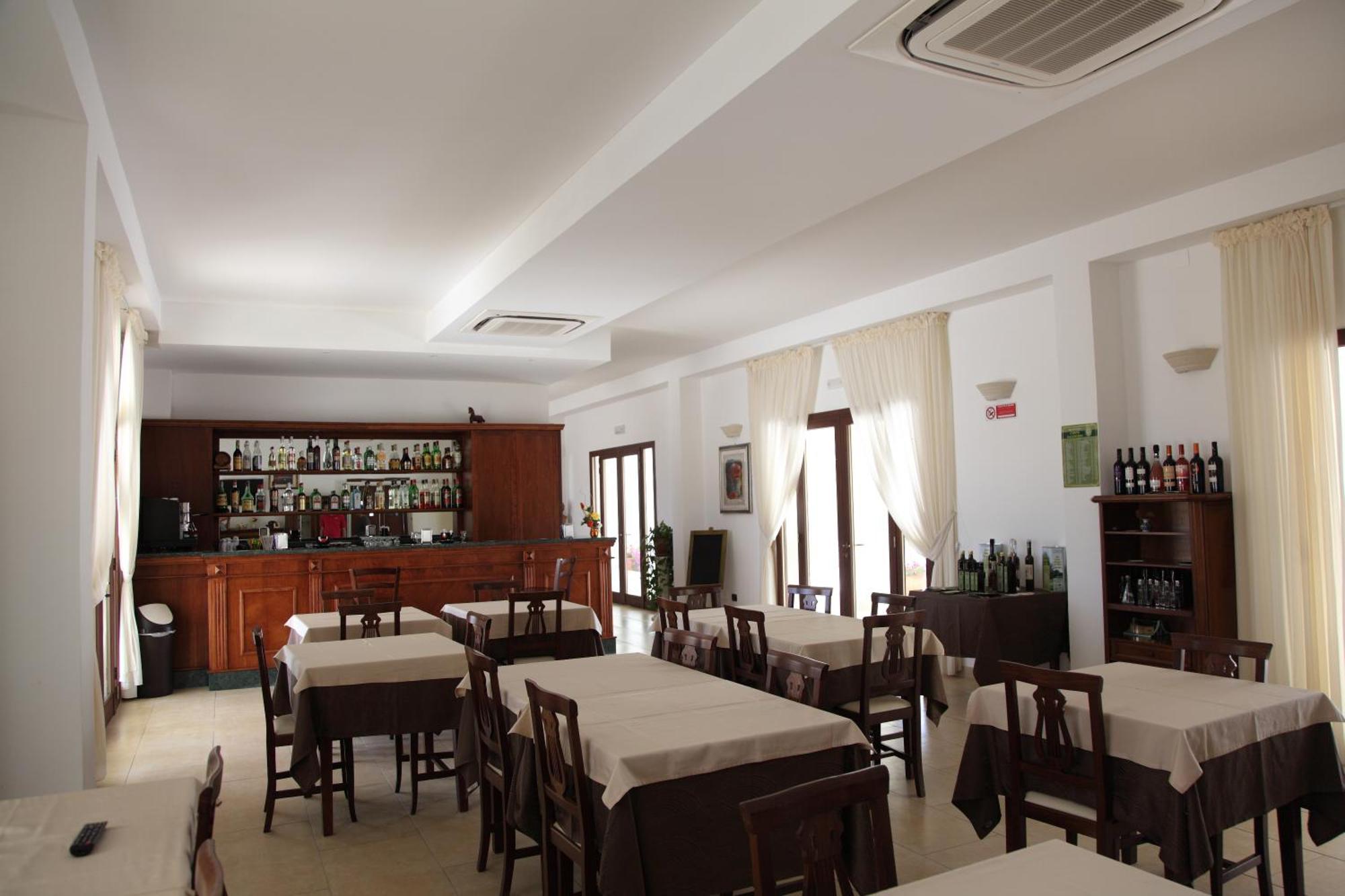 Agri Hotel Conte Salentino سانت إيزيدورو المظهر الخارجي الصورة