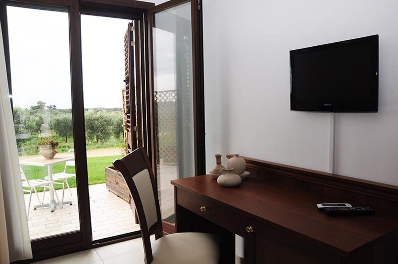 Agri Hotel Conte Salentino سانت إيزيدورو المظهر الخارجي الصورة