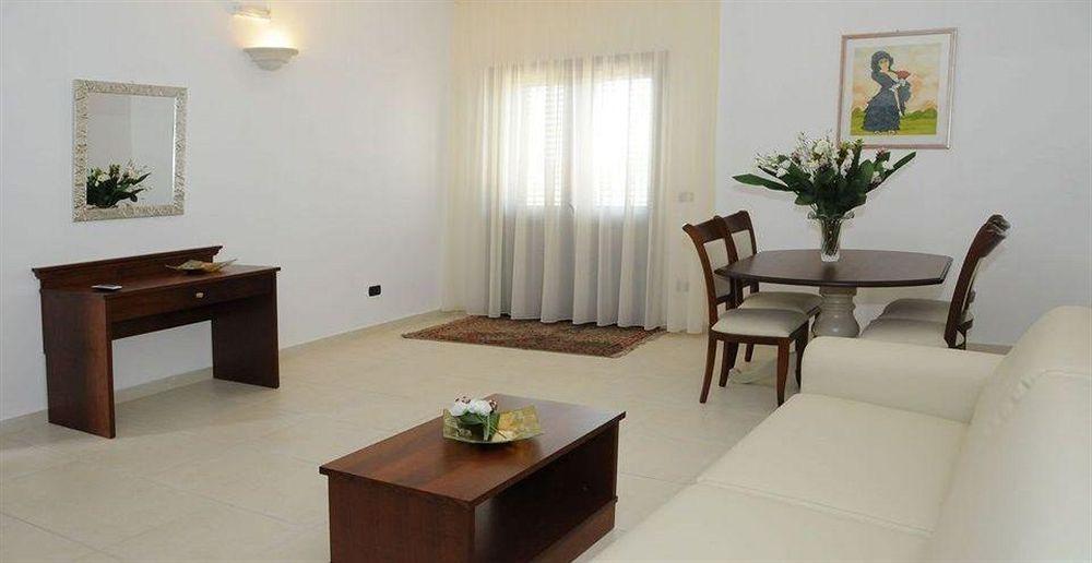 Agri Hotel Conte Salentino سانت إيزيدورو المظهر الخارجي الصورة