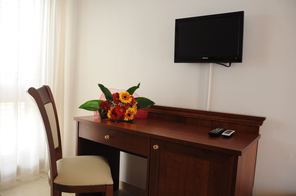 Agri Hotel Conte Salentino سانت إيزيدورو المظهر الخارجي الصورة